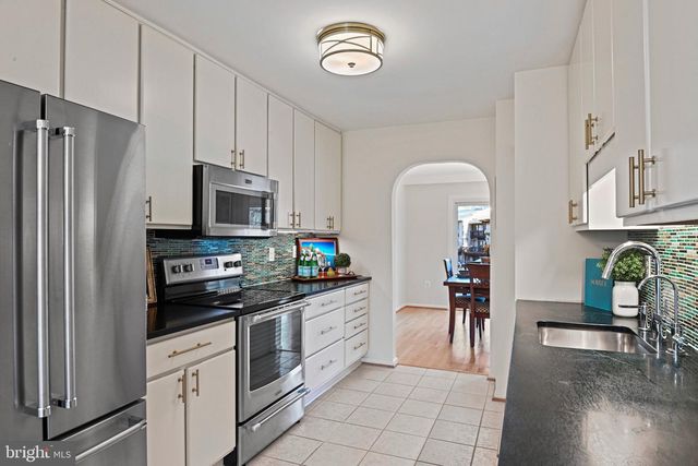 2029 CHADDS FORD DR, Reston, VA 20191