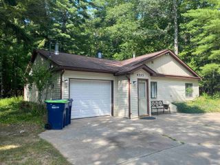 4223 N Spider Lake Road, East Bay Twp, MI 49696