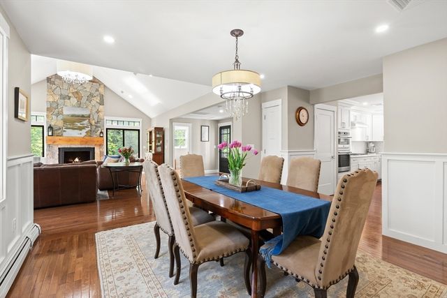 57 Candlewood Dr, Topsfield, MA 01983