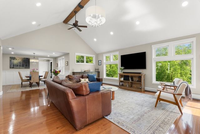 57 Candlewood Dr, Topsfield, MA 01983