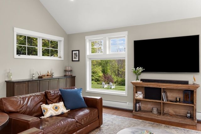 57 Candlewood Dr, Topsfield, MA 01983