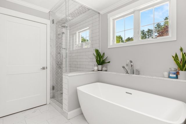 57 Candlewood Dr, Topsfield, MA 01983