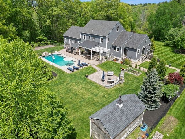 57 Candlewood Dr, Topsfield, MA 01983