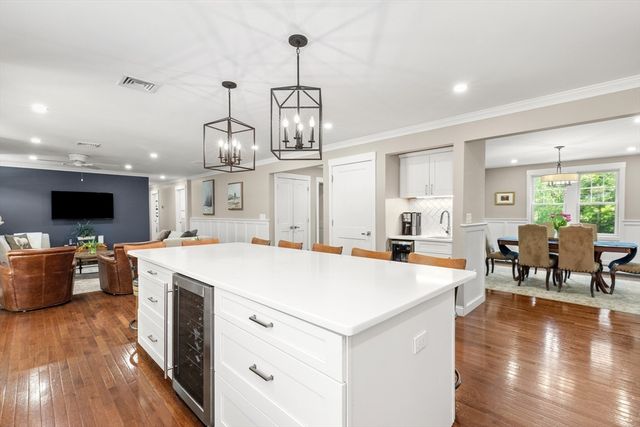57 Candlewood Dr, Topsfield, MA 01983