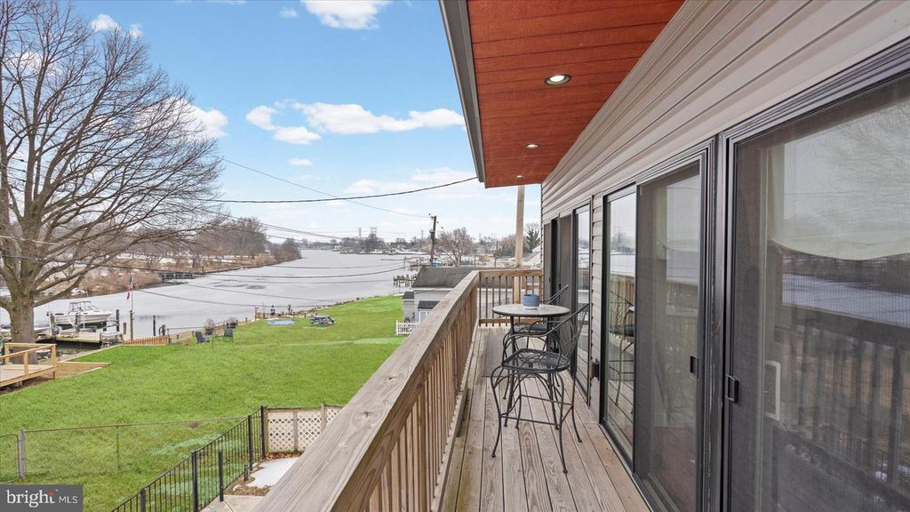 Image 14 of property listing at 3145 BAYBRIAR RD, Dundalk, MD 21222