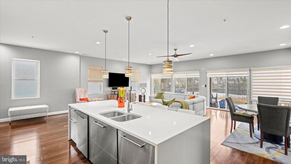 Image 22 of property listing at 3145 BAYBRIAR RD, Dundalk, MD 21222