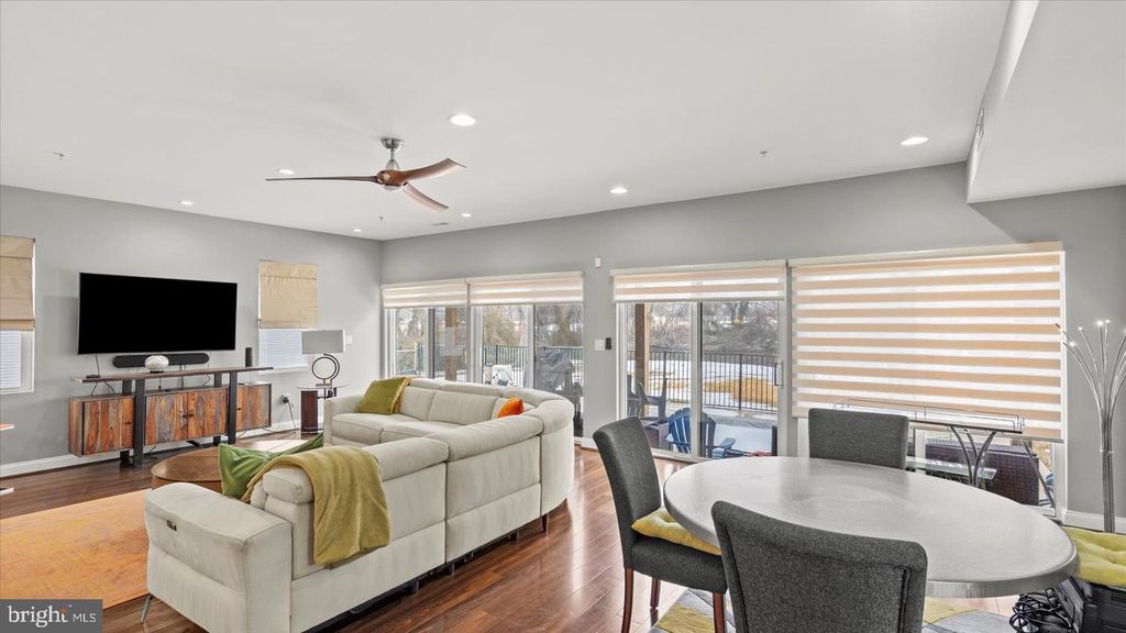 Image 28 of property listing at 3145 BAYBRIAR RD, Dundalk, MD 21222