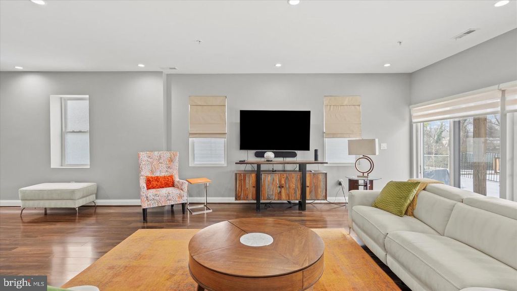 Image 29 of property listing at 3145 BAYBRIAR RD, Dundalk, MD 21222