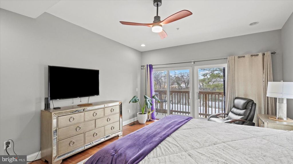 Image 36 of property listing at 3145 BAYBRIAR RD, Dundalk, MD 21222