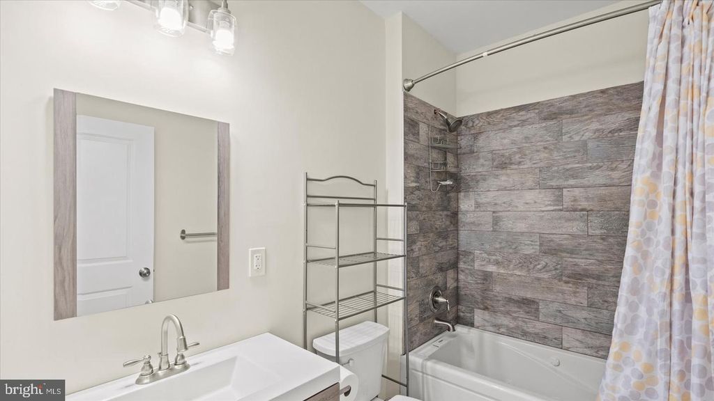 Image 45 of property listing at 3145 BAYBRIAR RD, Dundalk, MD 21222