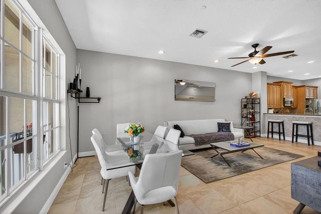 4710 Artesa Way E, Palm Beach Gardens, FL 33418