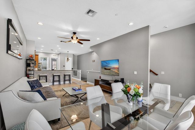 4710 Artesa Way E, Palm Beach Gardens, FL 33418