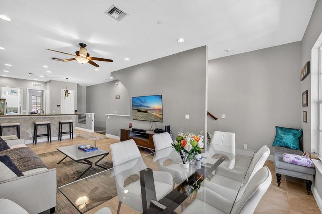 4710 Artesa Way E, Palm Beach Gardens, FL 33418