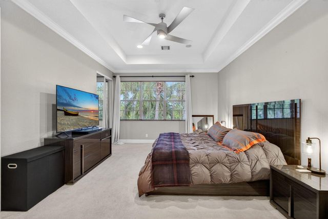 4710 Artesa Way E, Palm Beach Gardens, FL 33418