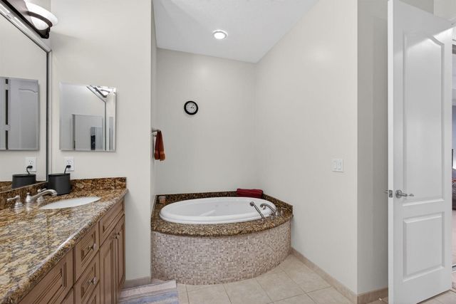 4710 Artesa Way E, Palm Beach Gardens, FL 33418