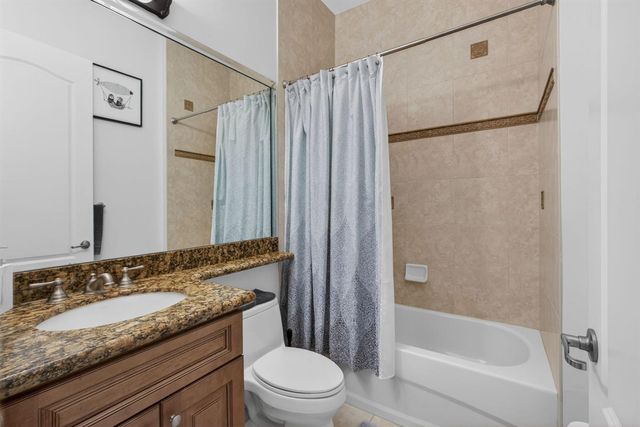 4710 Artesa Way E, Palm Beach Gardens, FL 33418