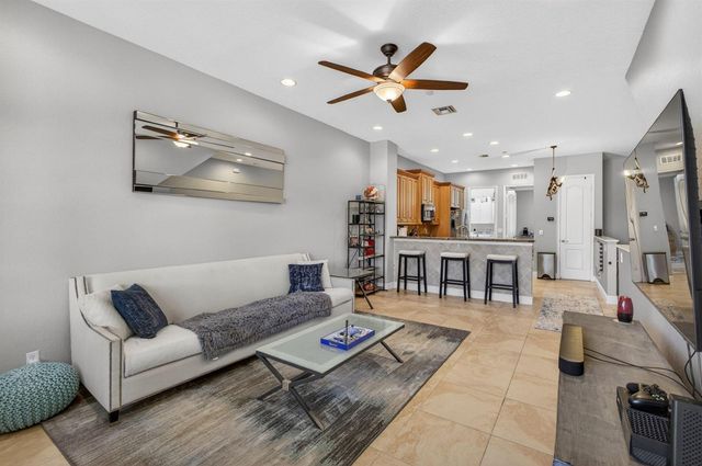 4710 Artesa Way E, Palm Beach Gardens, FL 33418