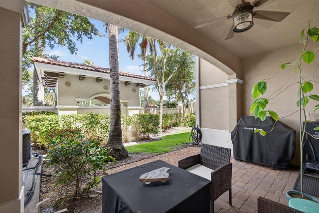 4710 Artesa Way E, Palm Beach Gardens, FL 33418