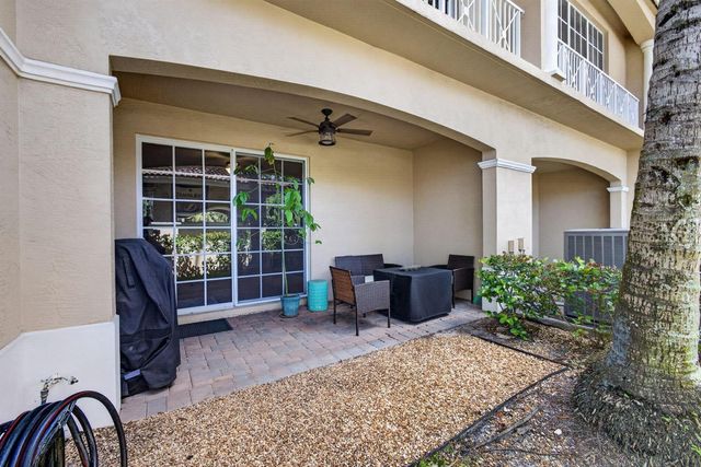 4710 Artesa Way E, Palm Beach Gardens, FL 33418