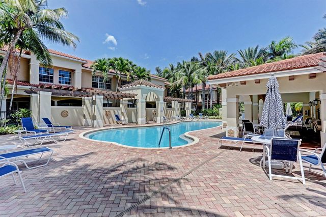 4710 Artesa Way E, Palm Beach Gardens, FL 33418