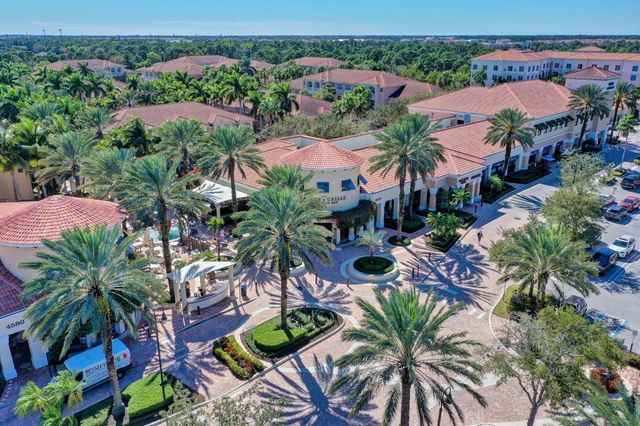 4710 Artesa Way E, Palm Beach Gardens, FL 33418