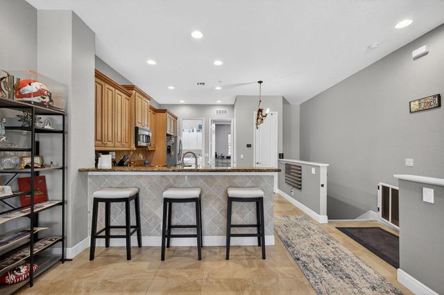 4710 Artesa Way E, Palm Beach Gardens, FL 33418