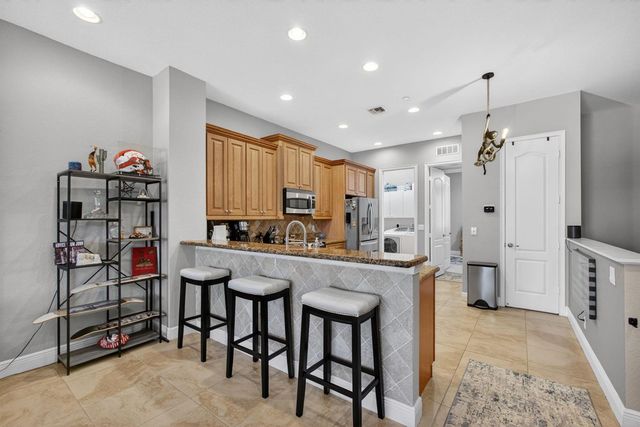 4710 Artesa Way E, Palm Beach Gardens, FL 33418