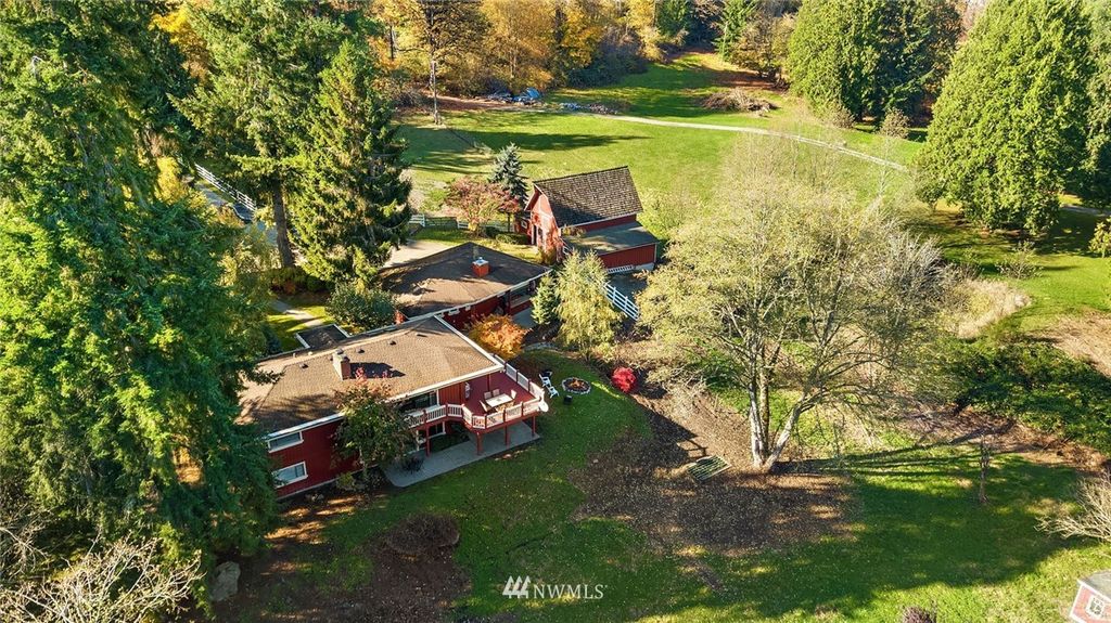 Image 1 of property listing at 10601 180th Street SE, Snohomish, WA 98296