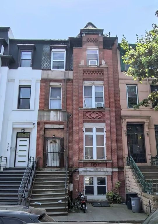 772 Greene Avenue, New York City, NY 11221