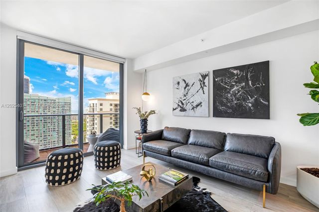 55 SW 9th St 3205, Miami, FL 33130