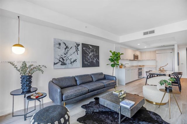 55 SW 9th St 3205, Miami, FL 33130