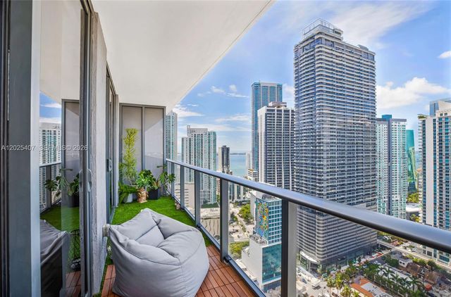 55 SW 9th St 3205, Miami, FL 33130