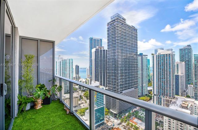 55 SW 9th St 3205, Miami, FL 33130