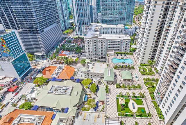 55 SW 9th St 3205, Miami, FL 33130