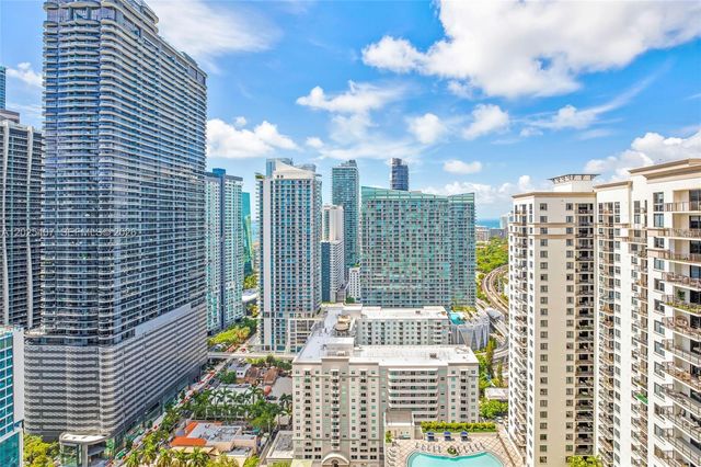 55 SW 9th St 3205, Miami, FL 33130
