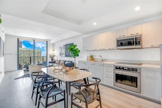 55 SW 9th St 3205, Miami, FL 33130