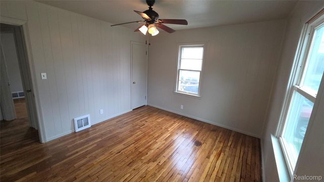 733 Vermilya Avenue, Flint, MI 48507