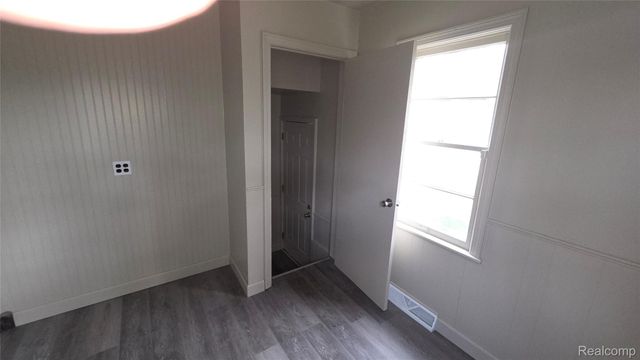 733 Vermilya Avenue, Flint, MI 48507