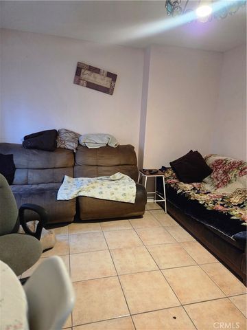 6605 West, Inglewood, CA 90302