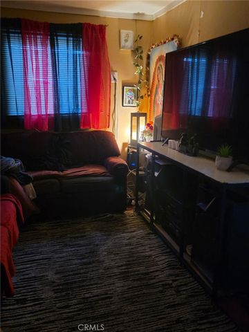 6605 West, Inglewood, CA 90302