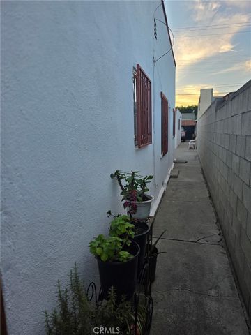 6605 West, Inglewood, CA 90302