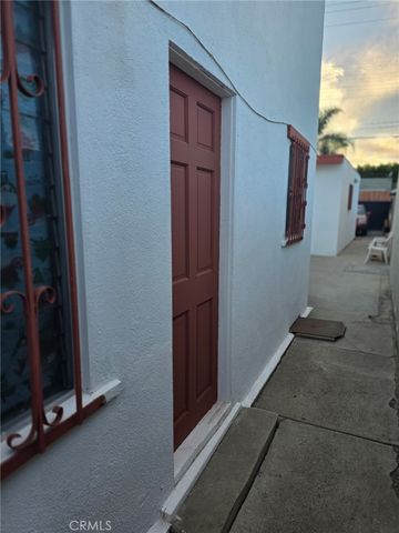 6605 West, Inglewood, CA 90302