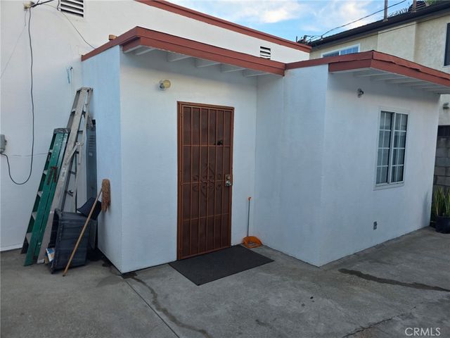 6605 West, Inglewood, CA 90302