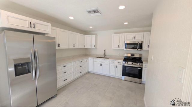 2536 S 7 Ave, Yuma, AZ 85364