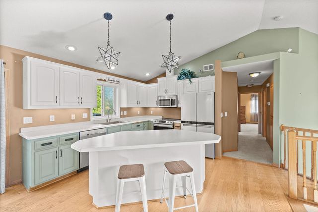 9720 42nd Street NE, Saint Michael, MN 55376