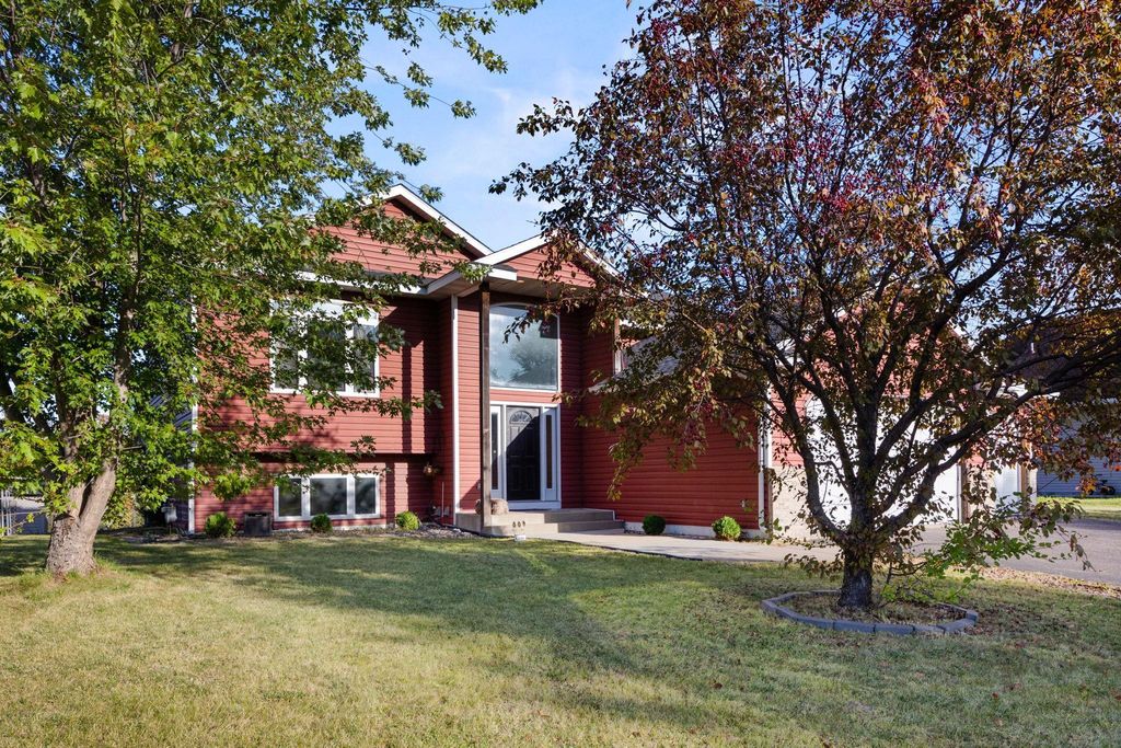 9720 42nd Street NE, Saint Michael, MN 55376