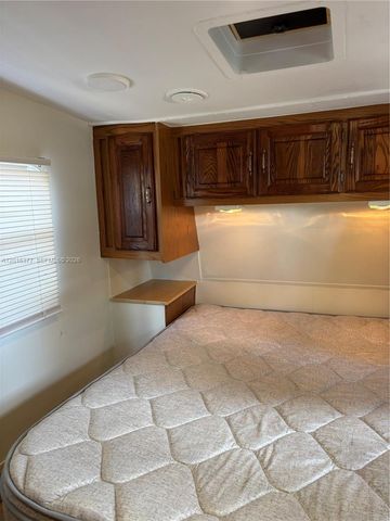12500 NW 22nd Ave 1, Miami, FL 33167