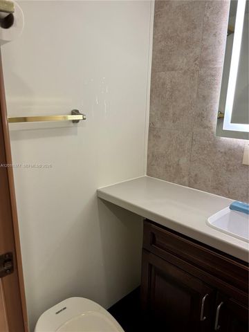 12500 NW 22nd Ave 1, Miami, FL 33167