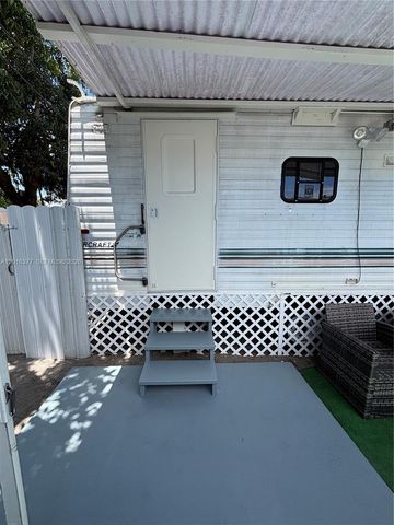 12500 NW 22nd Ave 1, Miami, FL 33167