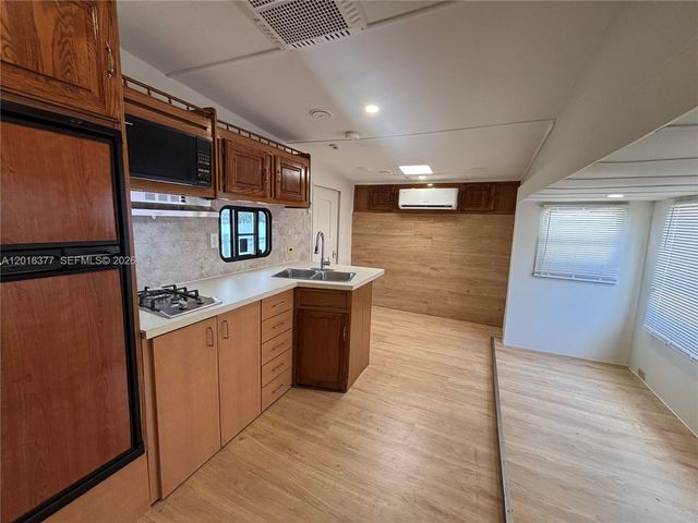 12500 NW 22nd Ave 1, Miami, FL 33167